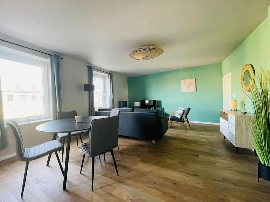 Appartement Cosy Au Centre De Beauraing Extérieur photo